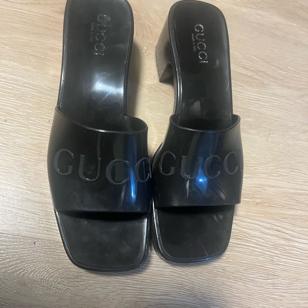 Black Gucci rubber shoes
